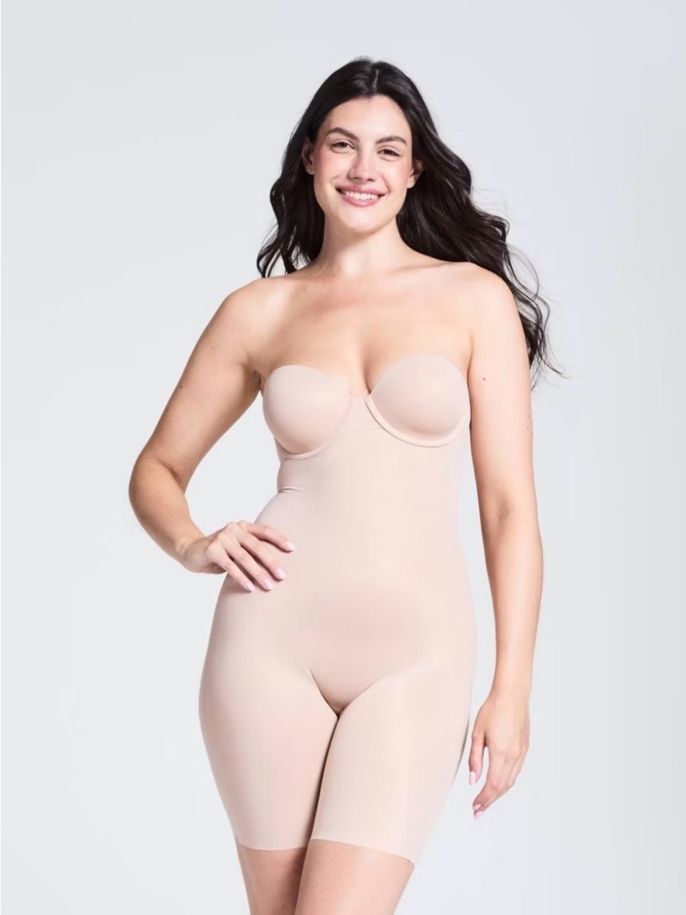 🌸ASSETS BY SPANX STRAPLESS CUPPED SHAPING BODYSUIT SIZE SMALL🌸